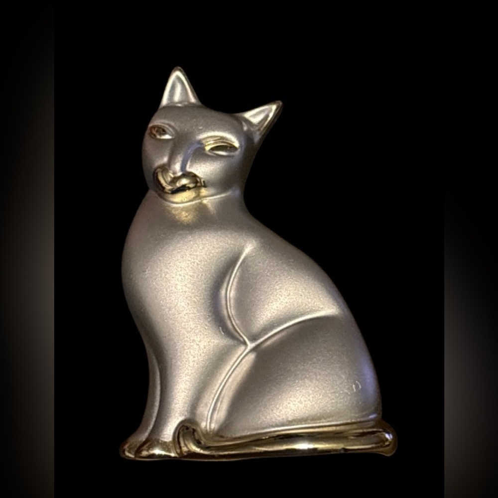 Classic Sitting Cat Pin Brooch with Silver Satin Finish & Gold-tone Contrast